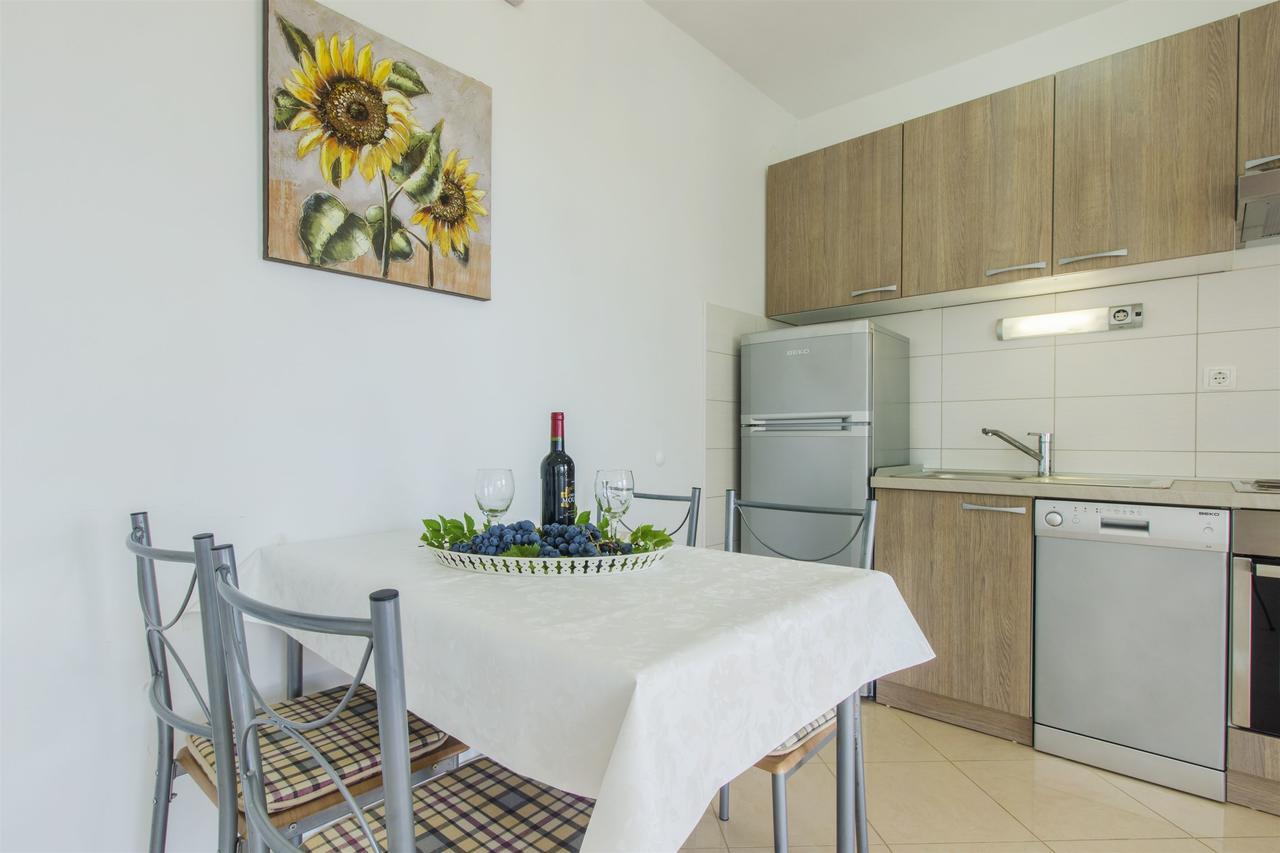 Apartments Lenija Ядрия Экстерьер фото